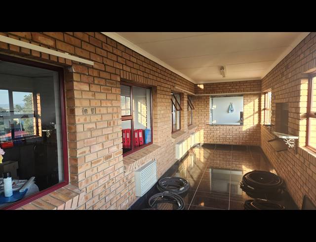 584M² WAREHOUSE FOR SALE IN VINTONIA